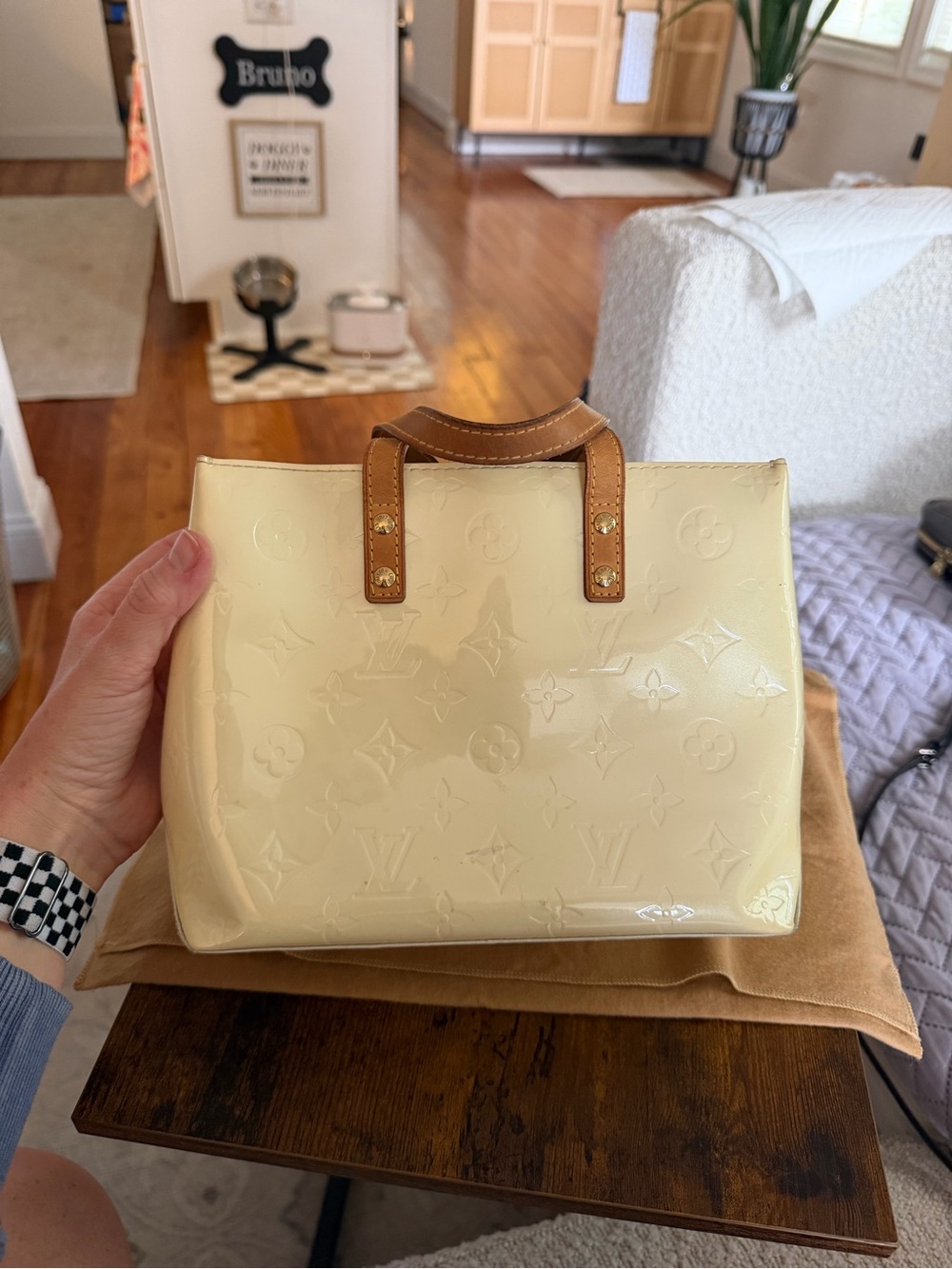 Louis Vuitton Cream Vernis Tote with Vachetta Trim - Picture 6 of 11